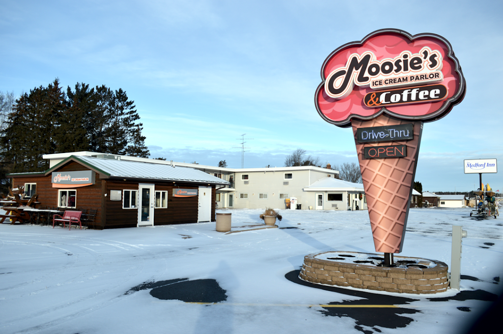 Moosies Ice Cream Parlor | meal takeaway | 301 N 8th St, Medford, WI 54451, USA | 7157484770 OR +1 715-748-4770