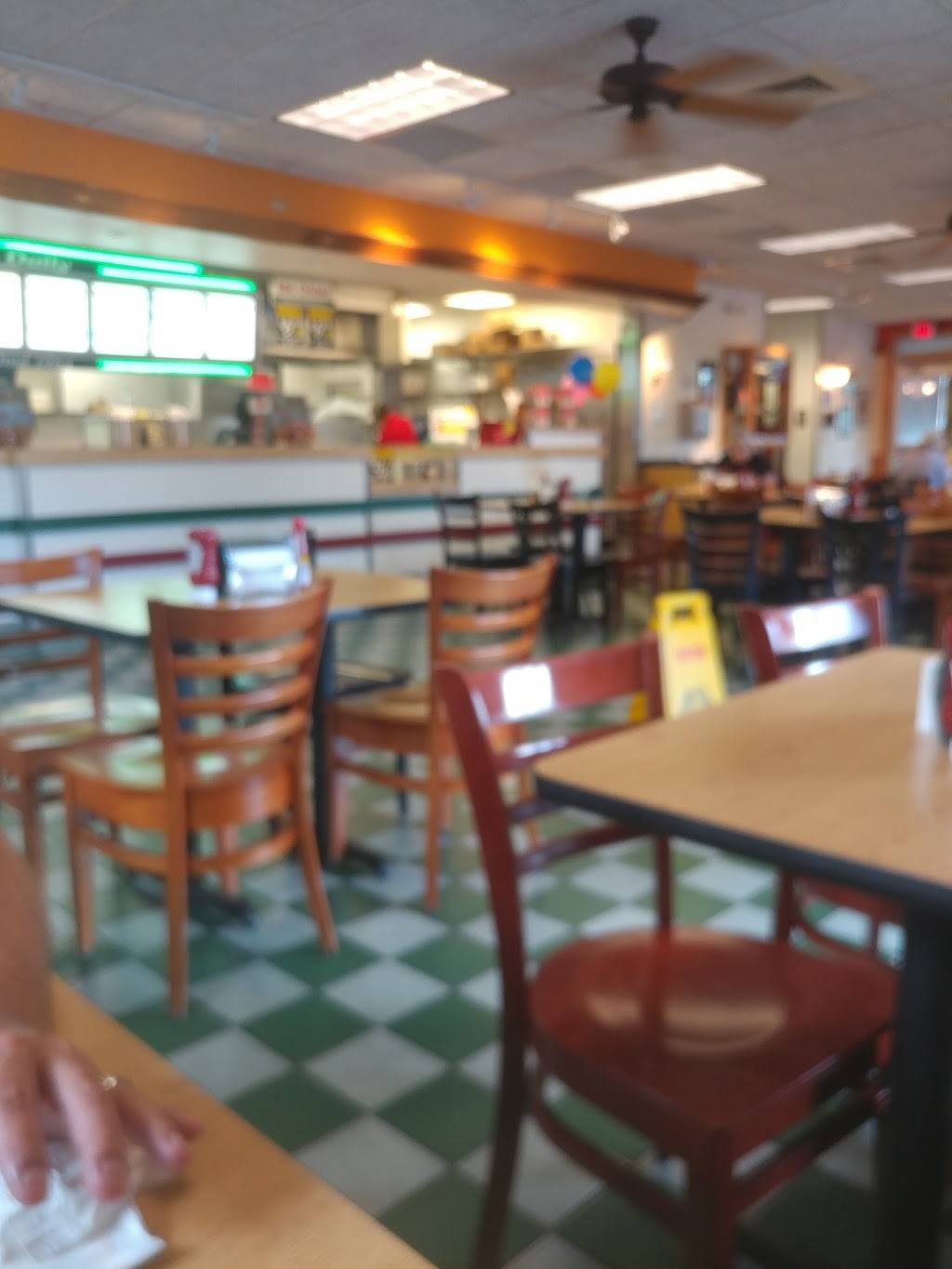 Smithfields Chicken N Bar-B-Q | restaurant | 1440 E Broad St, Fuquay-Varina, NC 27526, USA | 9195572400 OR +1 919-557-2400