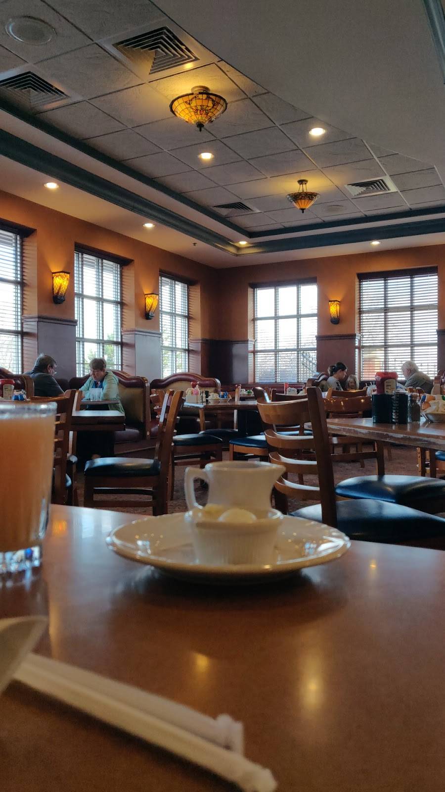 Lumes Pancake House Frankfort | restaurant | 20594 South La Grange Road, Frankfort, IL 60423, USA | 8154697530 OR +1 815-469-7530