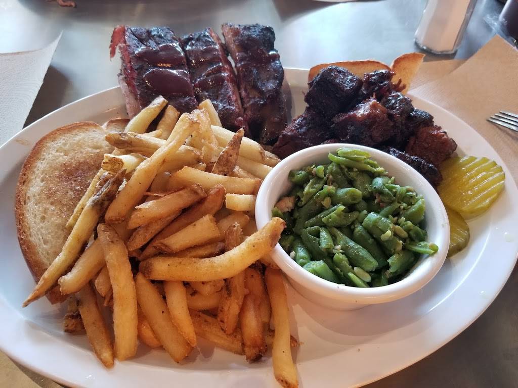 Oklahoma Joe’s BBQ | restaurant | 1912 S 67th St, Omaha, NE 68106, USA | 4026771881 OR +1 402-677-1881