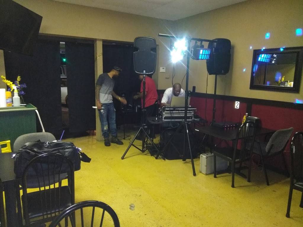 Big Glenns Grill | restaurant | 435 E Main St, Spartanburg, SC 29302, USA | 8645861609 OR +1 864-586-1609