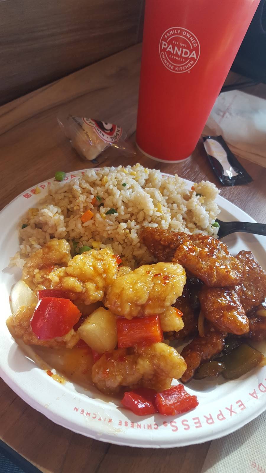 Panda Express | restaurant | 2855 State Rd, Cuyahoga Falls, OH 44223, USA | 3309228281 OR +1 330-922-8281