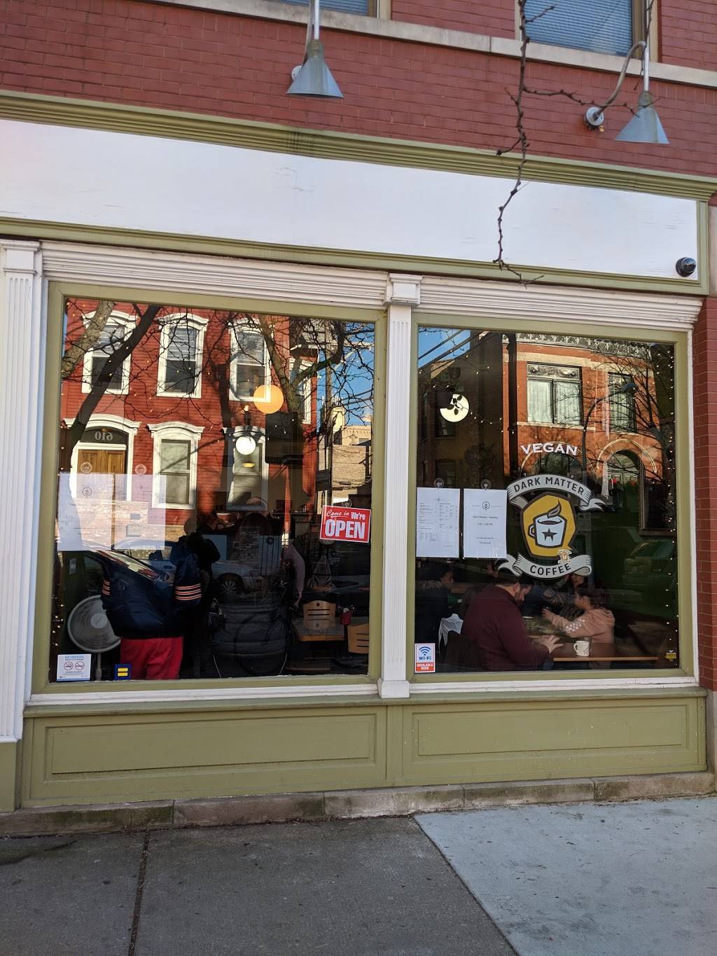 Fancy Plants Cafe | cafe | 613 W Briar Pl, Chicago, IL 60657, USA | 7738571588 OR +1 773-857-1588