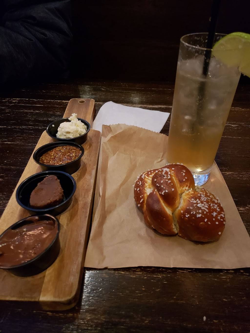 Gunter Hans | restaurant | 7 Hitt St, Columbia, MO 65201, USA | 5737224045 OR +1 573-722-4045