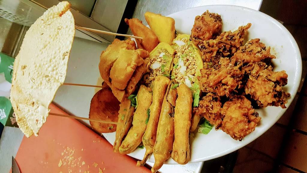 Raj Palace Indian Cuisine | restaurant | 37116 Six Mile Rd, Livonia, MI 48152, USA | 7344621111 OR +1 734-462-1111