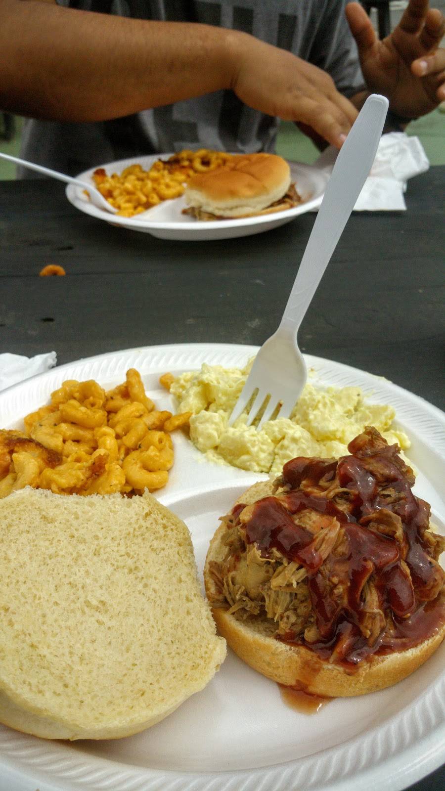 Dawg Gone Good BBQ | restaurant | 224 W Hancock Ave, Athens, GA 30601, USA | 7066139799 OR +1 706-613-9799