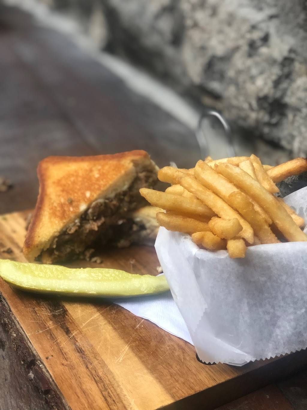 Center Street Social | restaurant | 127 Center St, Shelton, CT 06484, USA | 2035138005 OR +1 203-513-8005