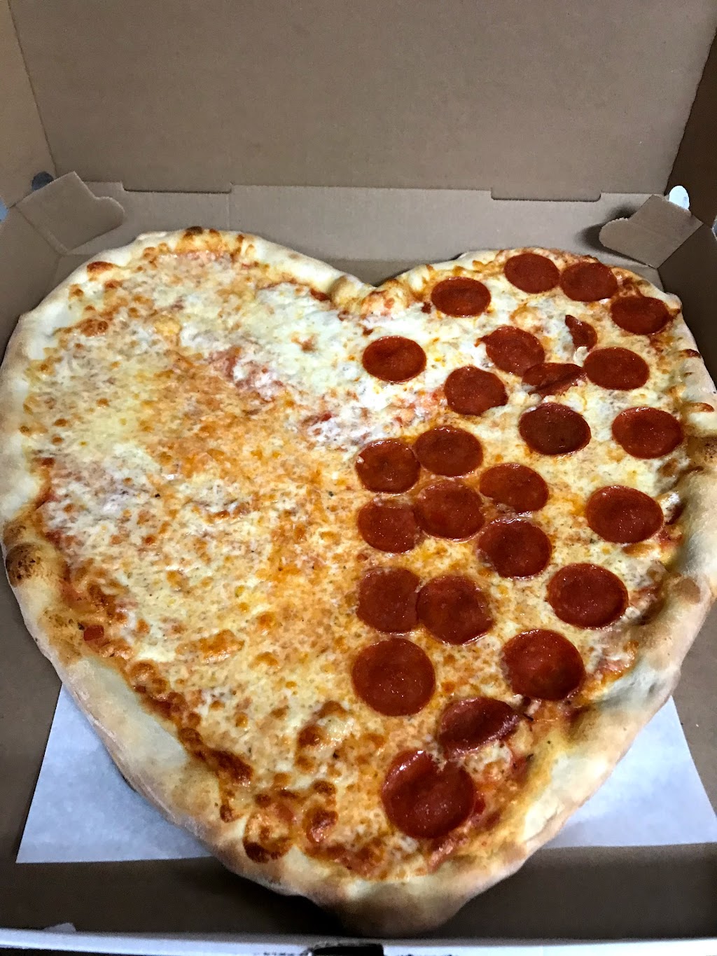 Luigis Pizza | meal delivery | 4704 5th Ave, Brooklyn, NY 11220, USA | 7184927565 OR +1 718-492-7565