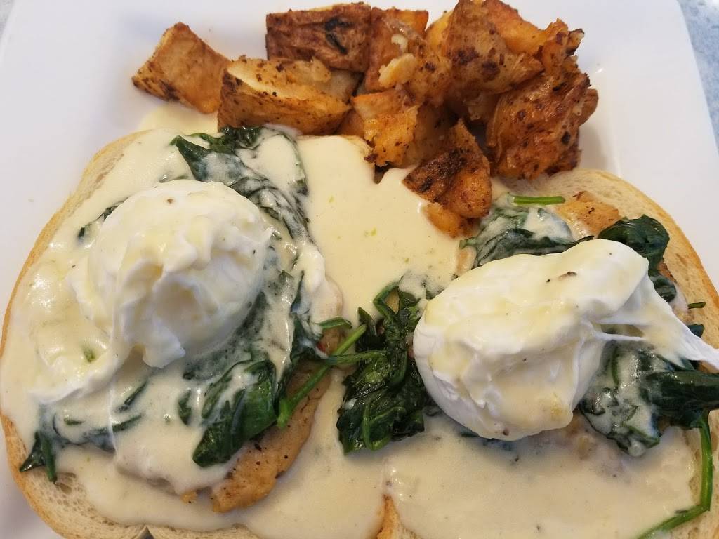 The Bog Pub | restaurant | 618 MacArthur Blvd, Pocasset, MA 02559, USA | 5083929620 OR +1 508-392-9620