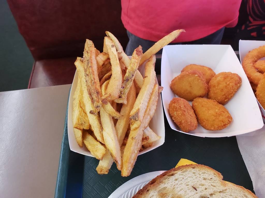 Barrys Grill | restaurant | 3124 N May Ave, Oklahoma City, OK 73112, USA | 4059487878 OR +1 405-948-7878