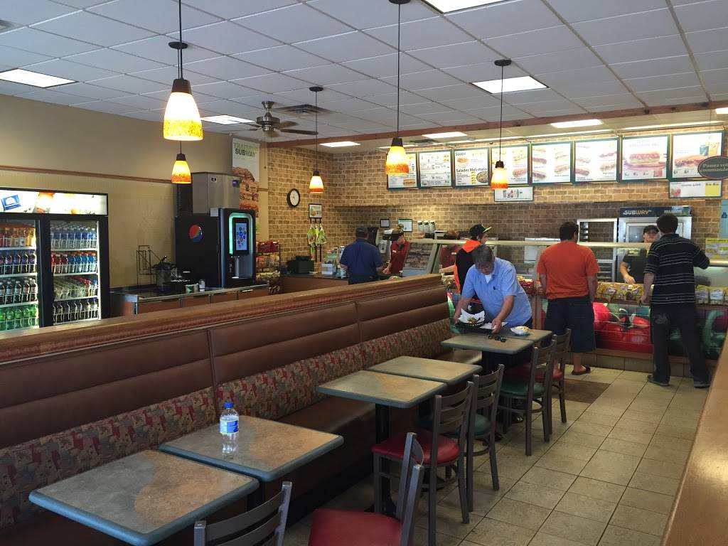 Restaurant SUBWAY | restaurant | 2010 Rue Saint-Pierre, Drummondville, QC J2C 3Y5, Canada | 8194798889 OR +1 819-479-8889