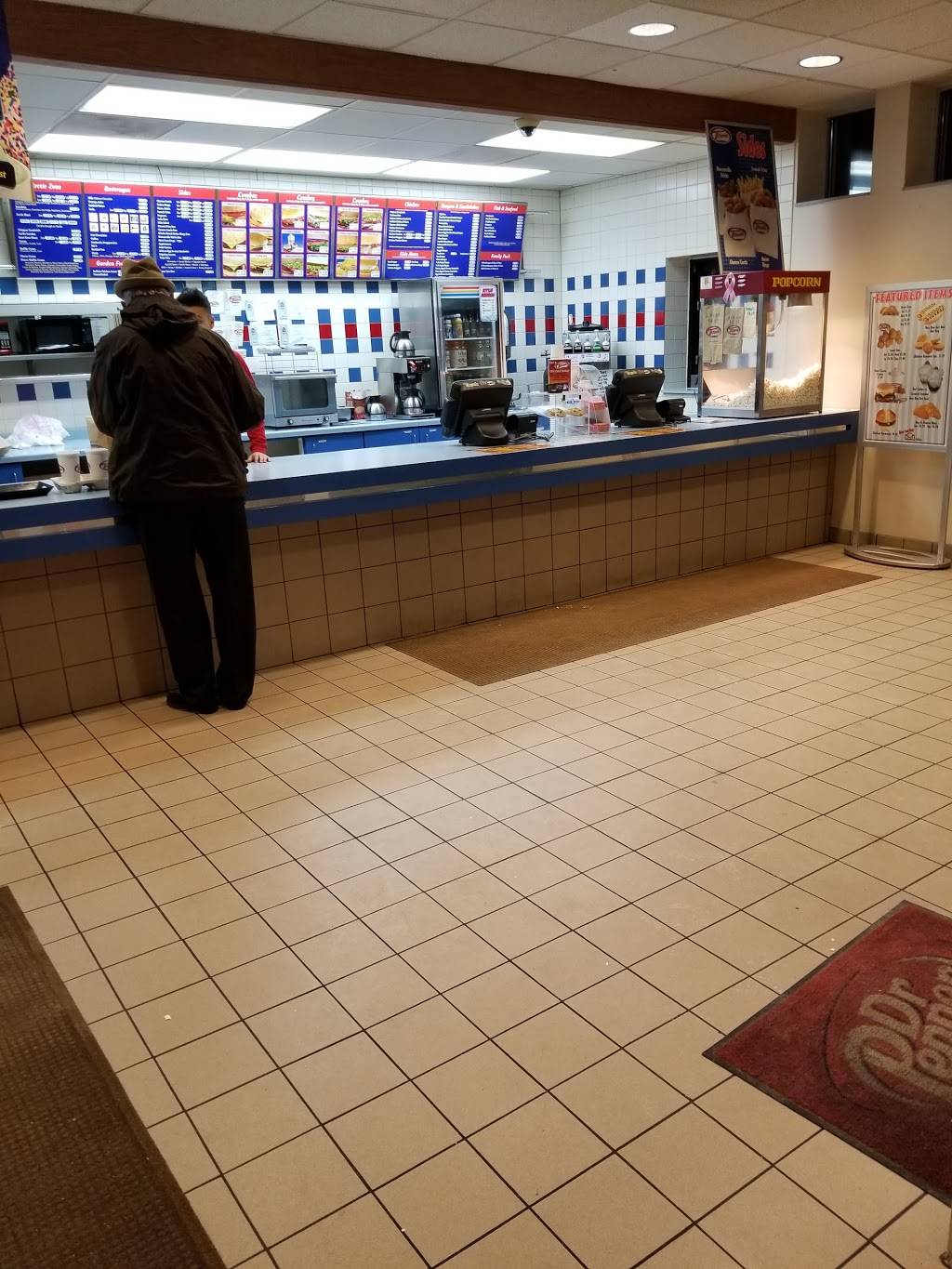 Toms Drive-In | restaurant | 701 E Wisconsin Ave, Appleton, WI 54911, USA | 9207319008 OR +1 920-731-9008