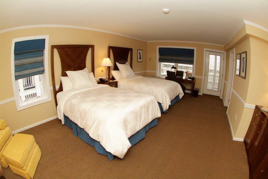 Danfords Hotel & Marina | restaurant | 25 E Broadway, Port Jefferson, NY 11777, USA | 6319285200 OR +1 631-928-5200