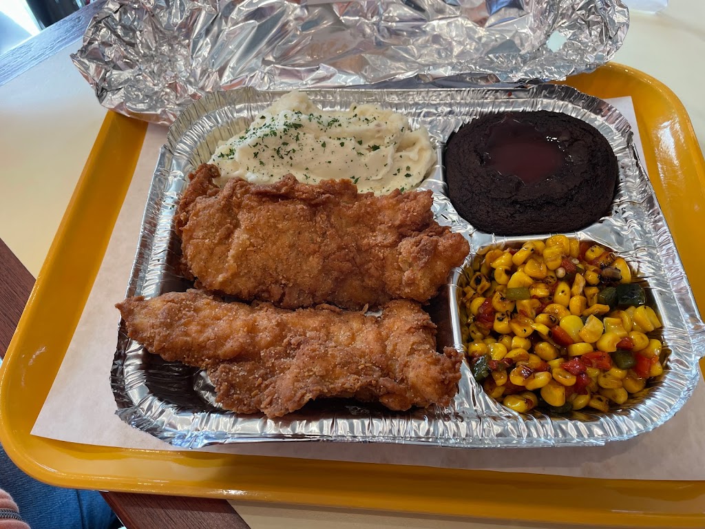 Here Chicky Chicky | restaurant | 20340 W Lord St, Brookfield, WI 53045, USA | 2623954789 OR +1 262-395-4789