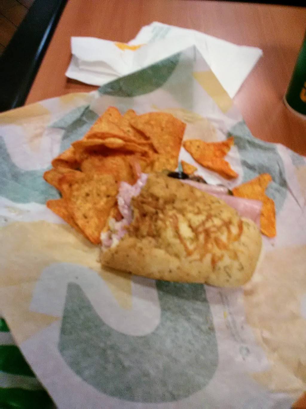 Subway Restaurants | restaurant | 3 Shircliff Way, Suite 101, Dillon Building, Jacksonville, FL 32204, USA | 9043841122 OR +1 904-384-1122