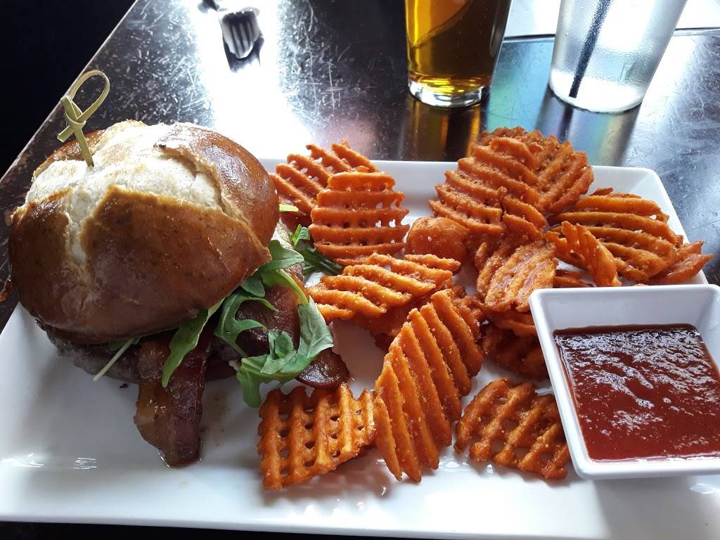 Ralstons | restaurant | 635 Massachusetts Ave, Indianapolis, IN 46204, USA | 3174931143 OR +1 317-493-1143