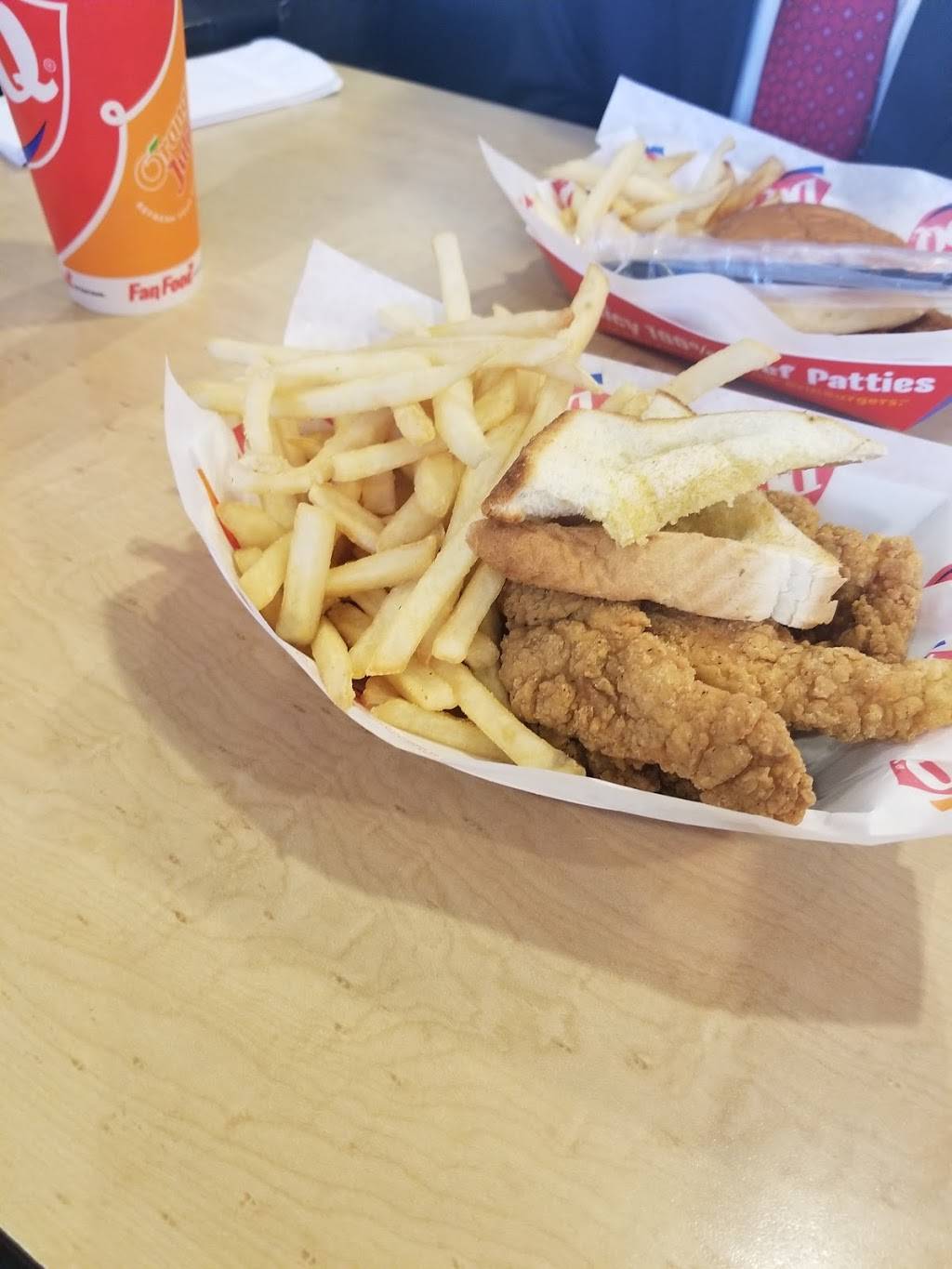 Dairy Queen Grill & Chill | restaurant | 324 W Mazon Ave, Dwight, IL 60420, USA | 8155841118 OR +1 815-584-1118