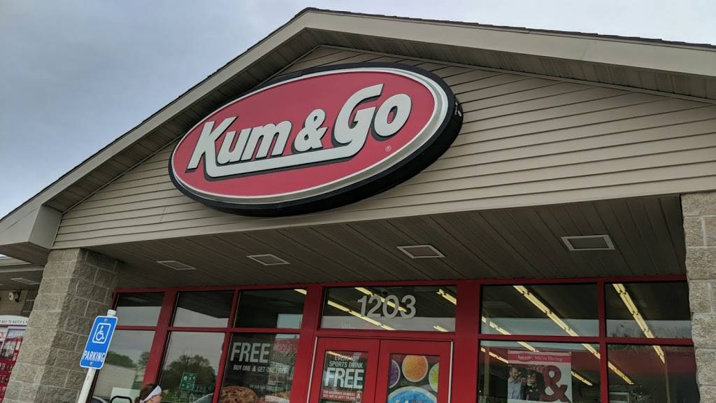 Kum & Go | meal takeaway | 1203 Guthrie St, De Soto, IA 50069, USA | 5158342500 OR +1 515-834-2500