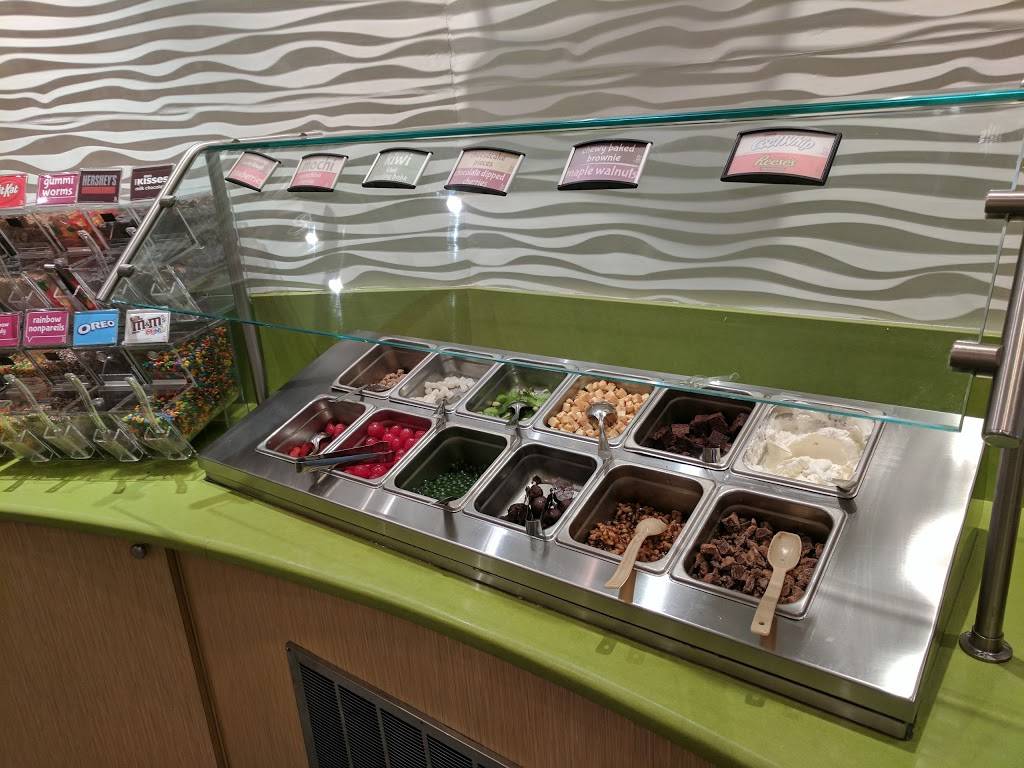 Menchies Frozen Yogurt | bakery | 1247 East Blvd Ste 240, Charlotte, NC 28203, USA | 7043481256 OR +1 704-348-1256