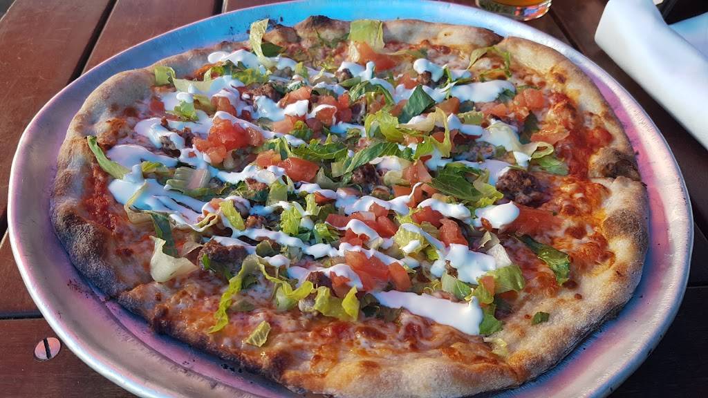 Larrys | restaurant | 24 Windward Ave, Venice, CA 90291, USA | 3103992700 OR +1 310-399-2700