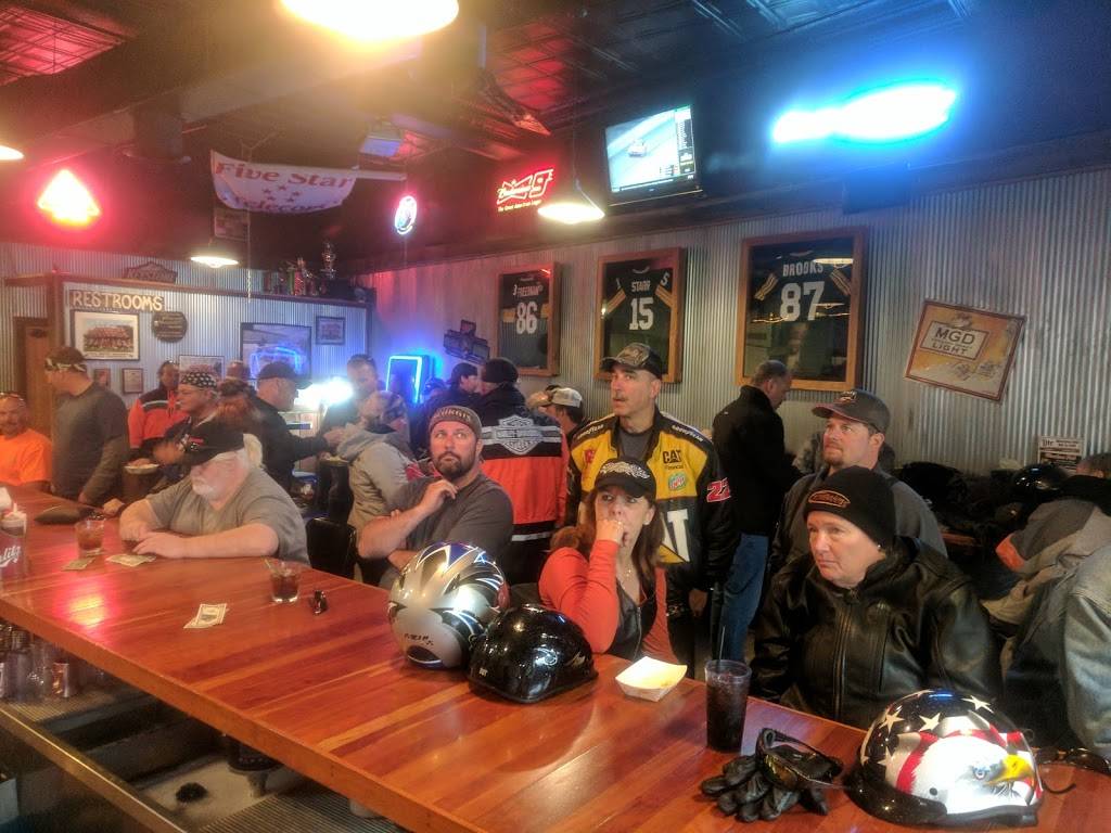 Bleachers Pub | restaurant | 105 W State St, Westby, WI 54667, USA | 6086343314 OR +1 608-634-3314