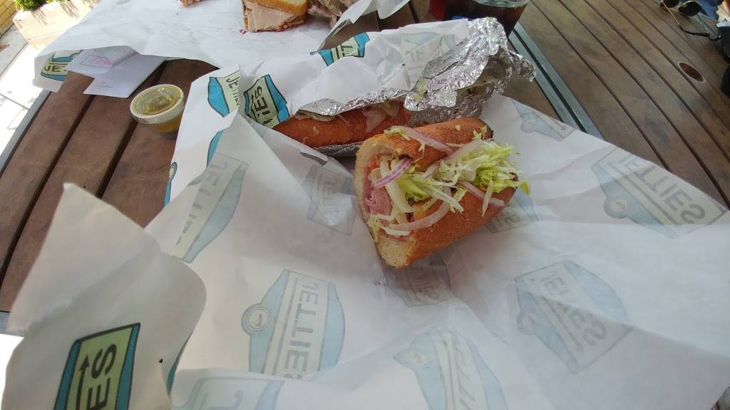 Jetties | restaurant | 5632 Connecticut Ave NW, Washington, DC 20015, USA | 2023642465 OR +1 202-364-2465