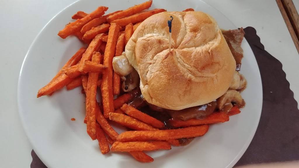 Victors | restaurant | 500 Commerce St, Hawthorne, NY 10532, USA | 9147691817 OR +1 914-769-1817