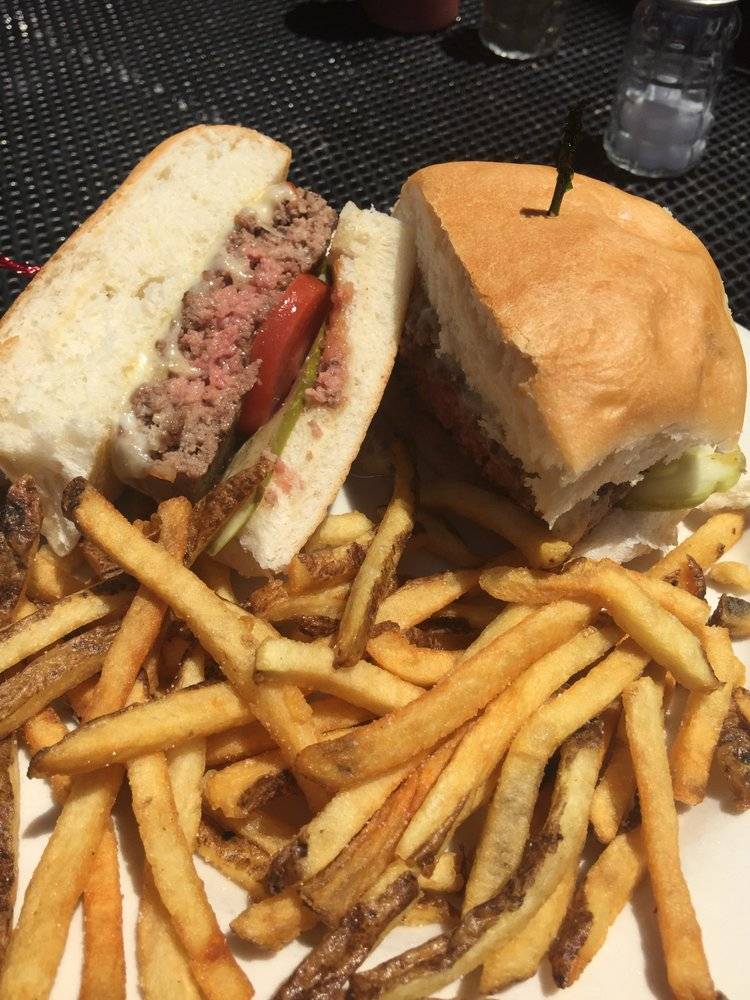 The Pour House | restaurant | 1919 Skillman St, Dallas, TX 75206, USA | 2148241170 OR +1 214-824-1170