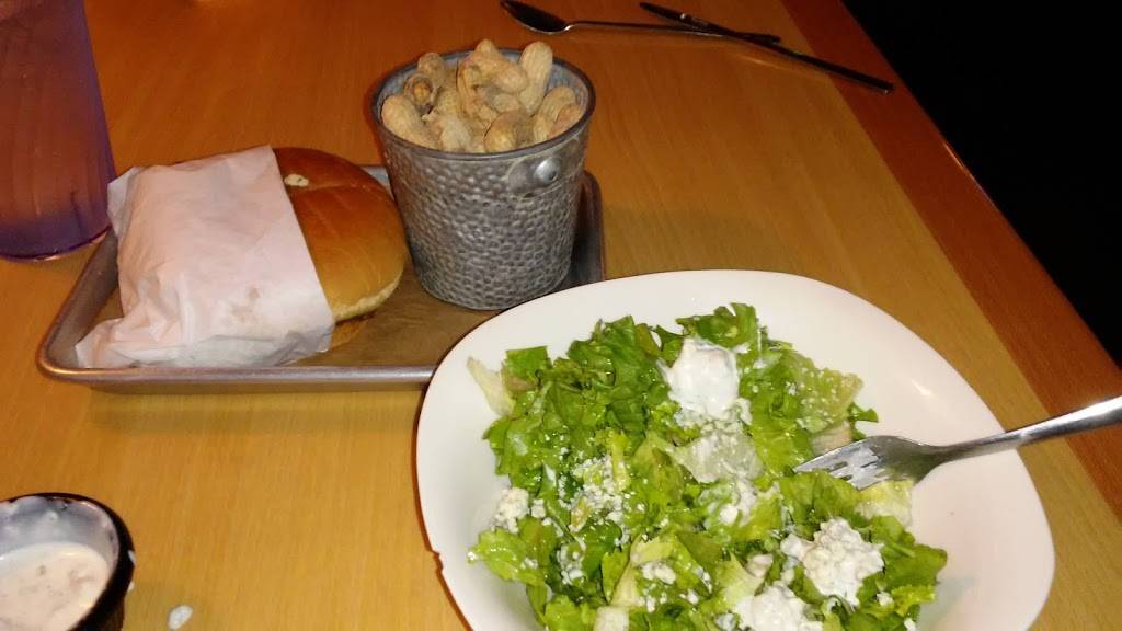 Outlaw Burgers | restaurant | 111 W 4th St, Justin, TX 76247, USA | 9406485808 OR +1 940-648-5808