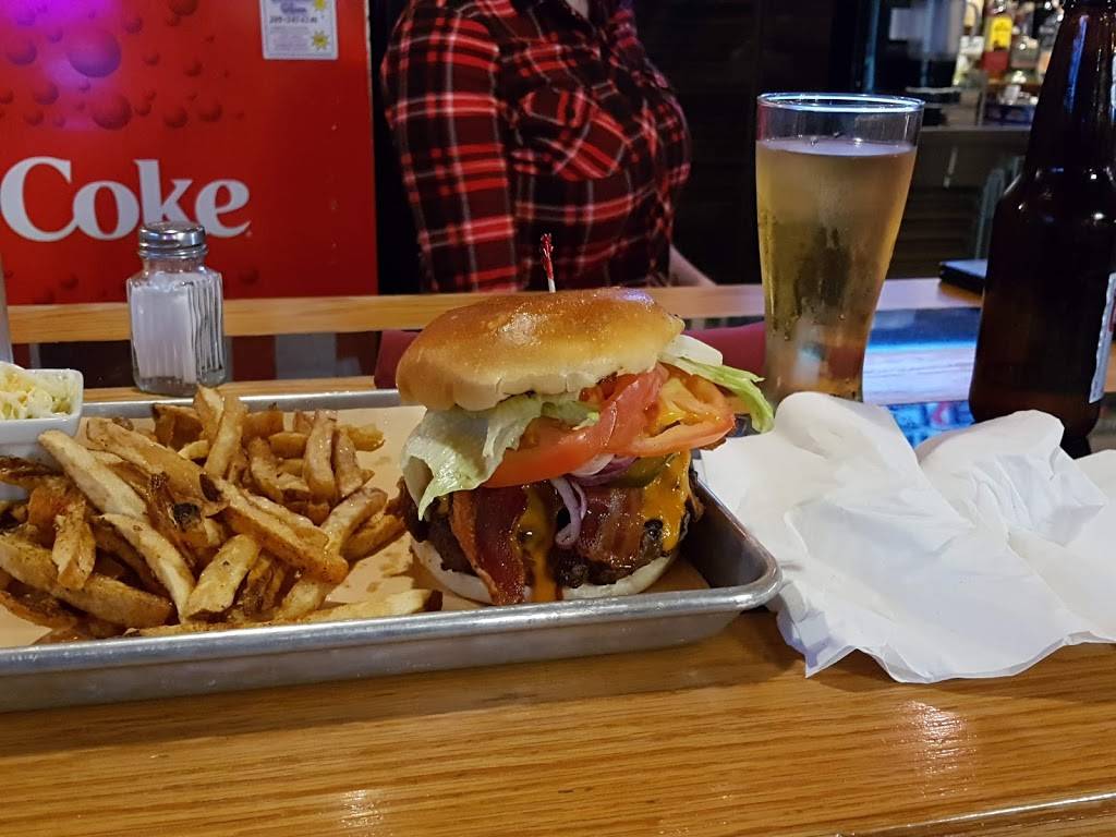 The Rib Crib & Smokeshop | restaurant | 106 Lakeport Rd, St. Catharines, ON L2N 4R1, Canada | 9059341231 OR +1 905-934-1231