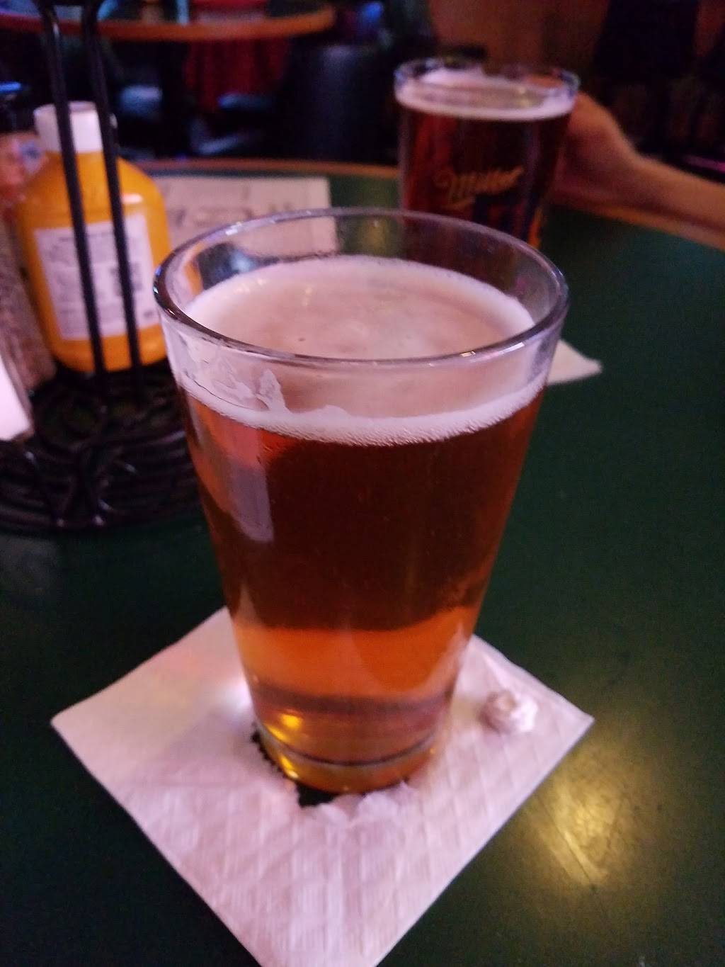 Altn Bachs Town Tap | restaurant | 2602 Whalen Ln, Madison, WI 53713, USA | 6082719955 OR +1 608-271-9955