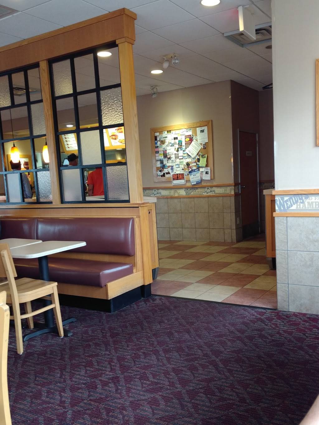 Wendys | restaurant | 411 Leighway Dr, Richmond, KY 40475, USA | 8596236985 OR +1 859-623-6985