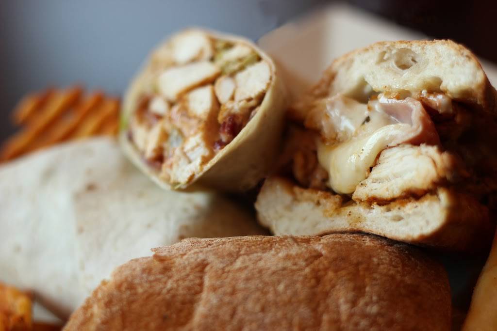 Pats Pizza & Pasta | restaurant | 160 S Main St, Newark, DE 19711, USA | 3027380808 OR +1 302-738-0808