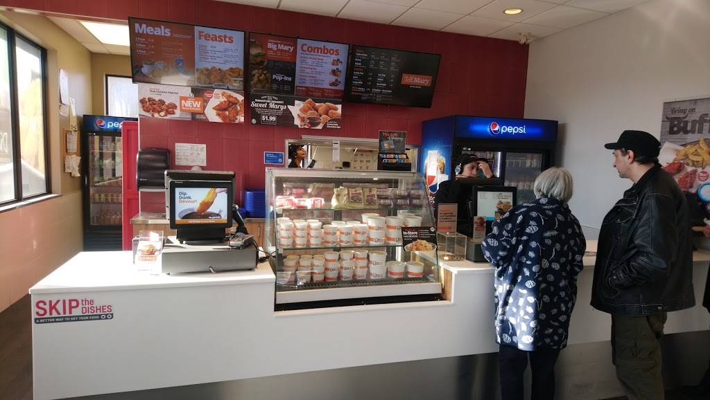 Mary Browns Chicken & Taters | restaurant | Forest Glen Shopping Centre, 700 Strasburg Rd, Kitchener, ON N2E 2M2, Canada | 5197444500 OR +1 519-744-4500