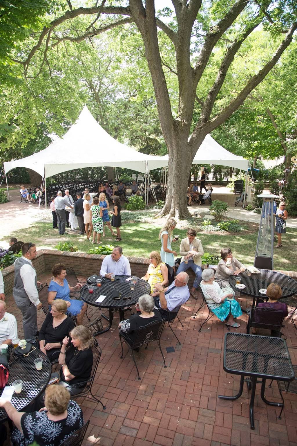 Paddock Place | restaurant | 1033 Lake Dr SE, Grand Rapids, MI 49506, USA | 6167420600 OR +1 616-742-0600