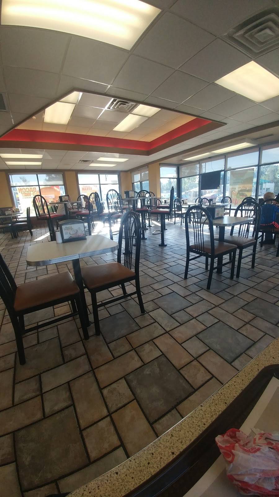 Hardees | restaurant | 1617 N Belt W, Belleville, IL 62226, USA | 6182355551 OR +1 618-235-5551