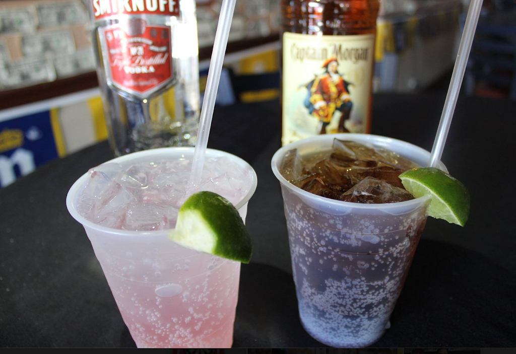 Swigwam Beach Bar | restaurant | 336 Corey Ave, St Pete Beach, FL 33706, USA | 7273637944 OR +1 727-363-7944