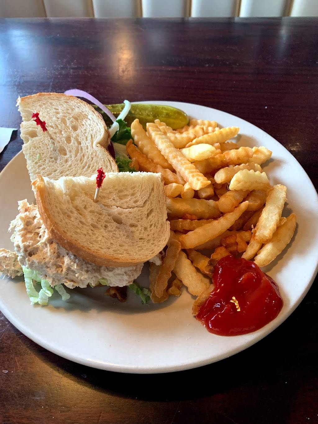 No Frill Bar And Grill | restaurant | 1620 Laskin Rd, Virginia Beach, VA 23451, USA | 7574252900 OR +1 757-425-2900