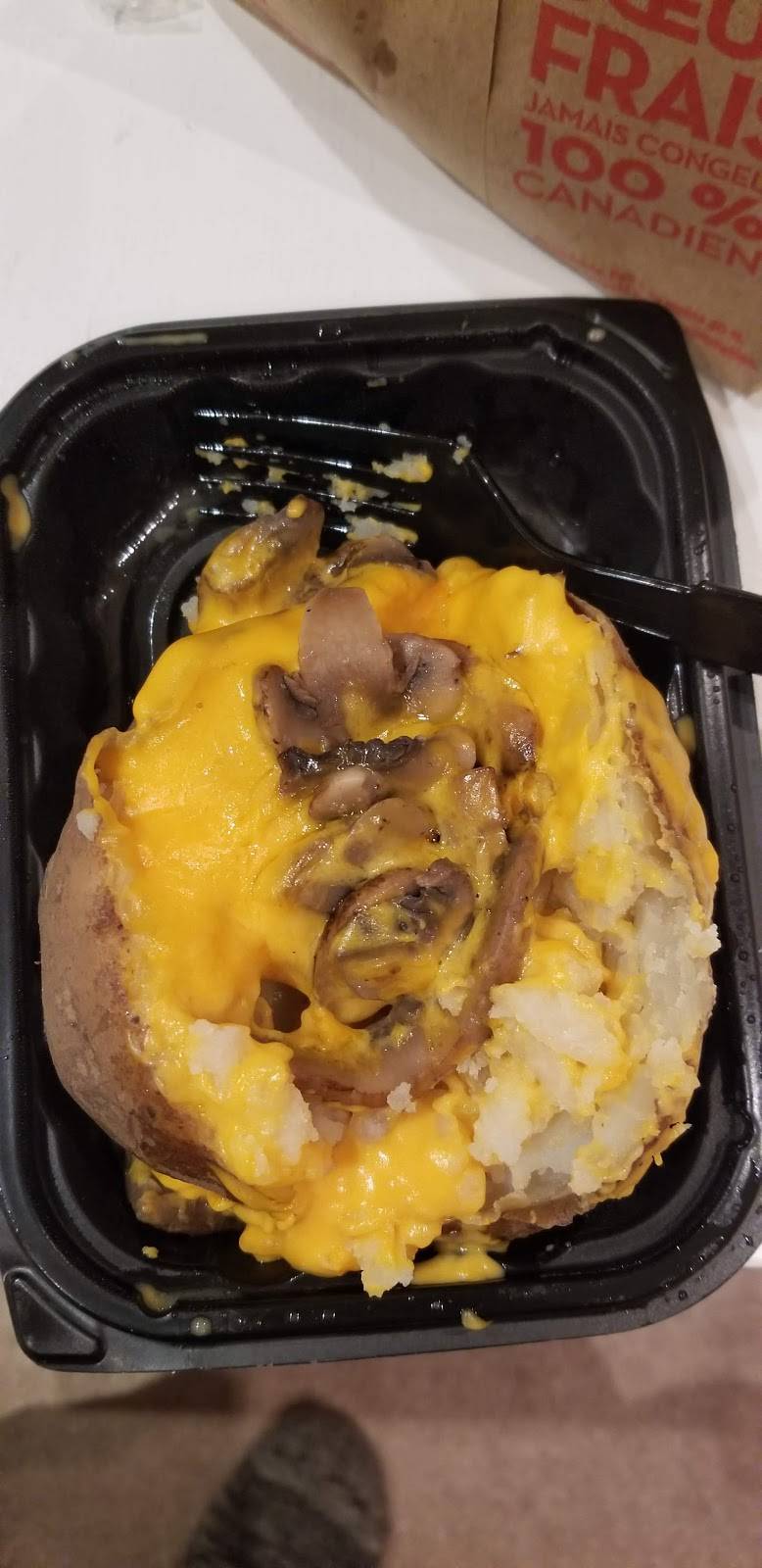 Wendys | restaurant | 393 Bayfield St, Barrie, ON L4M 3C5, Canada | 7057372765 OR +1 705-737-2765