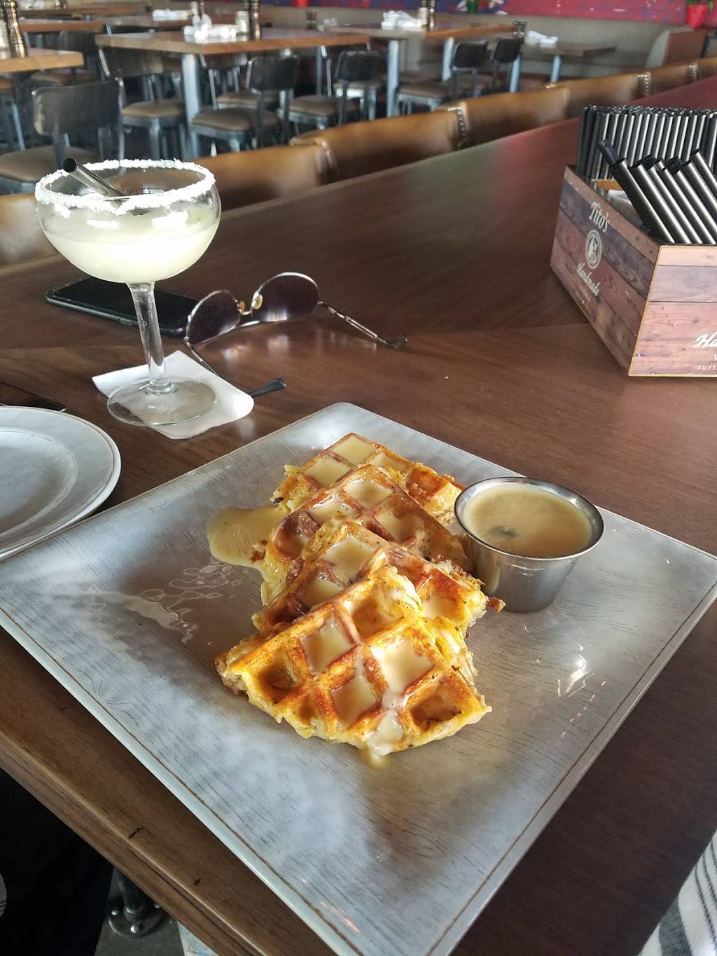 Famous 48 | night club | 8989 N Scottsdale Rd, Scottsdale, AZ 85253, USA | 4803614933 OR +1 480-361-4933