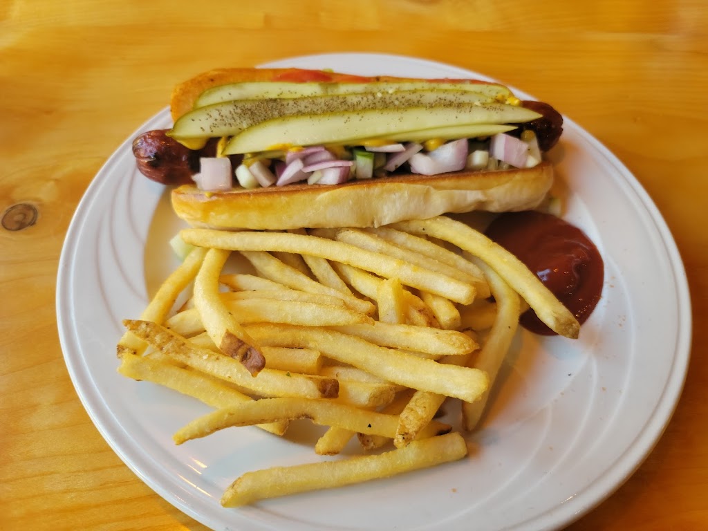 Top Shelf Sports Bar & Grill | restaurant | 90 S Main St, Fond du Lac, WI 54935, USA | 9209332282 OR +1 920-933-2282