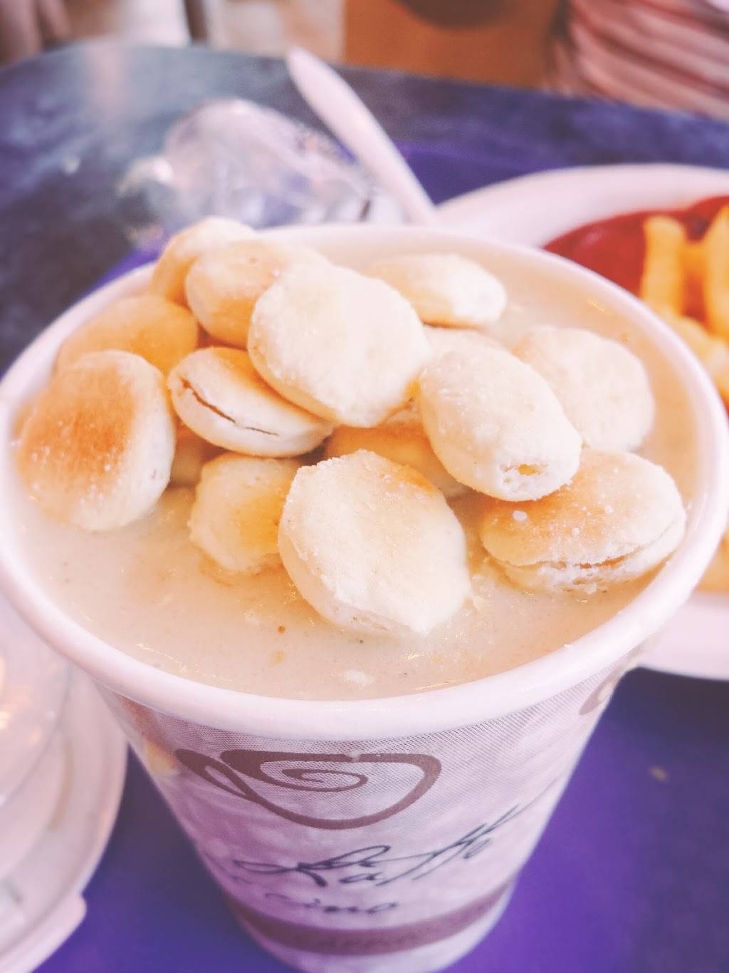 Merritt Canteen | restaurant | 4355 Main St, Bridgeport, CT 06606, USA | 2033721416 OR +1 203-372-1416