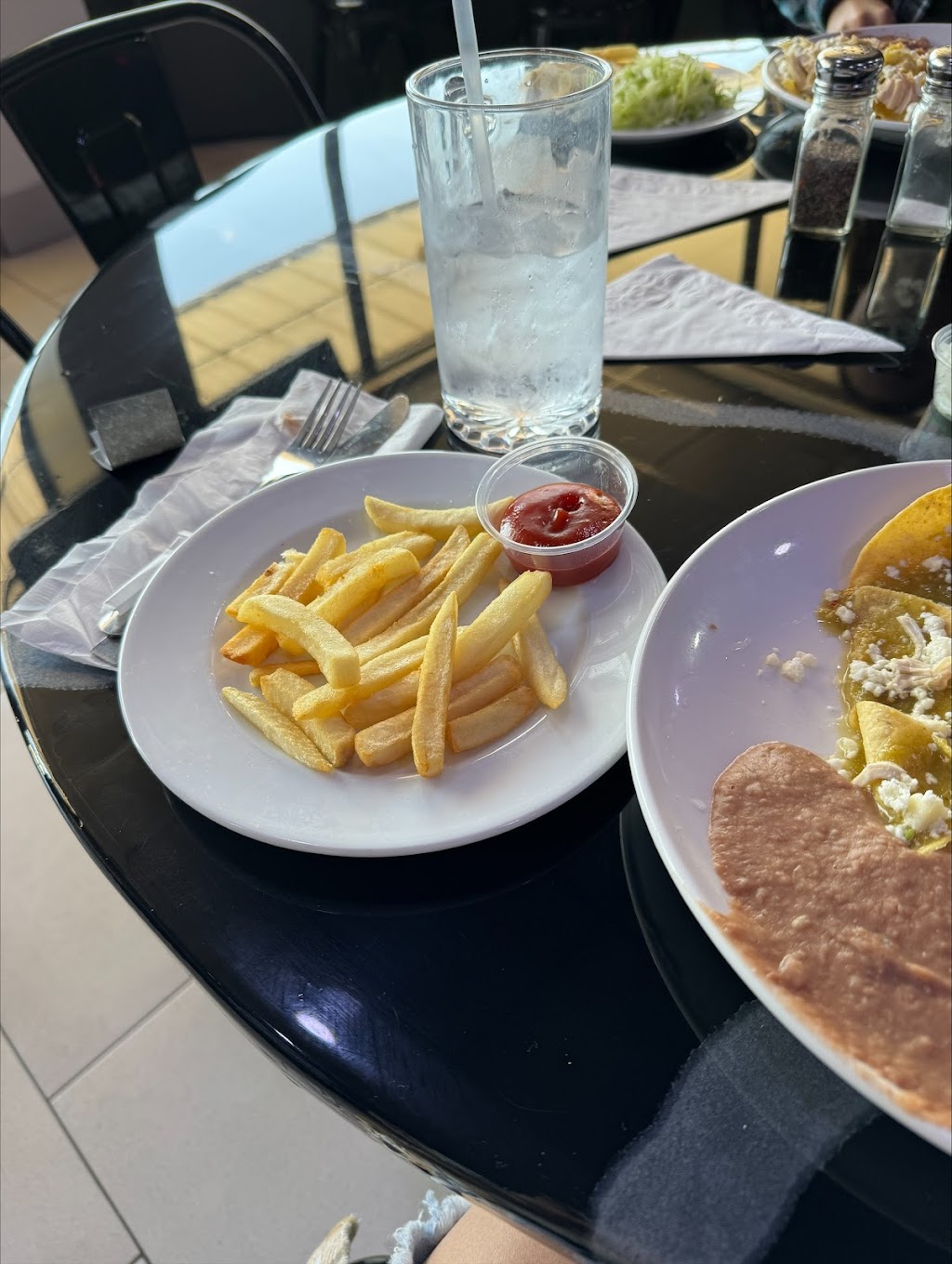 Made in Mexico Tacos and Tequila. | restaurant | 1241 McFarland Blvd E Suit B1, Tuscaloosa, AL 35404, USA | 2057377552 OR +1 205-737-7552