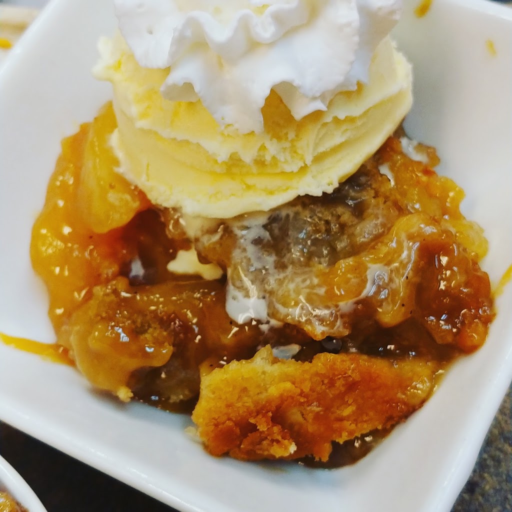 Legends Bar & Grille | restaurant | 1 Doug Ford Dr, Pensacola, FL 32507, USA | 8504921223 OR +1 850-492-1223