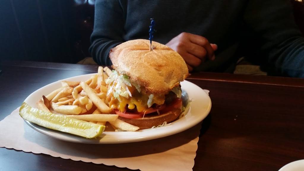 Avanti Restaurant | restaurant | 34 River Rd, Meriden, CT 06451, USA | 2034409990 OR +1 203-440-9990