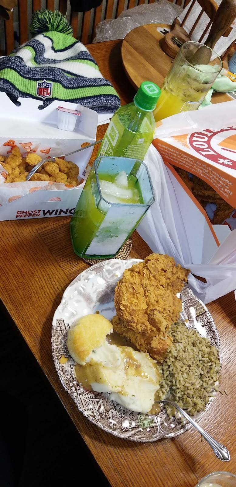 Popeyes Louisiana Kitchen | restaurant | 15261 19 Mile Rd, Clinton Twp, MI 48038, USA | 5866904102 OR +1 586-690-4102