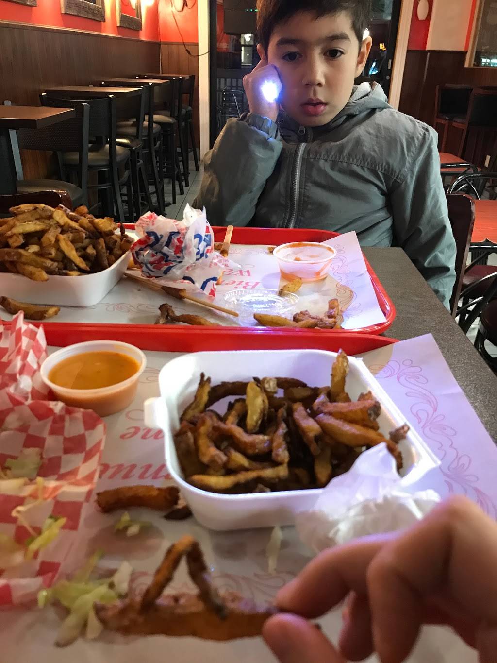 NDG HotDog & Pizzeria | restaurant | 7363 Rue Sherbrooke Ouest, Montréal, QC H4B 1R7, Canada | 5144888787 OR +1 514-488-8787