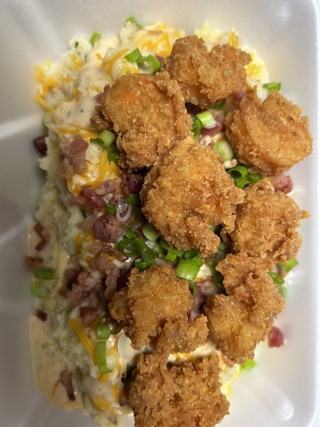 Magillas Grill and Lounge | restaurant | 1928 E Judge Perez Dr, Chalmette, LA 70043, USA | 5042528509 OR +1 504-252-8509