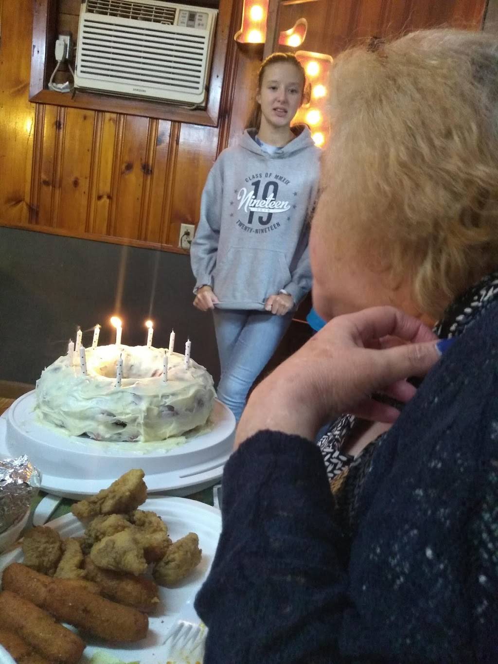 Cottons Seafood Of Lincolnton | restaurant | 1942 Gastonia Hwy, Lincolnton, NC 28092, USA | 7042403939 OR +1 704-240-3939