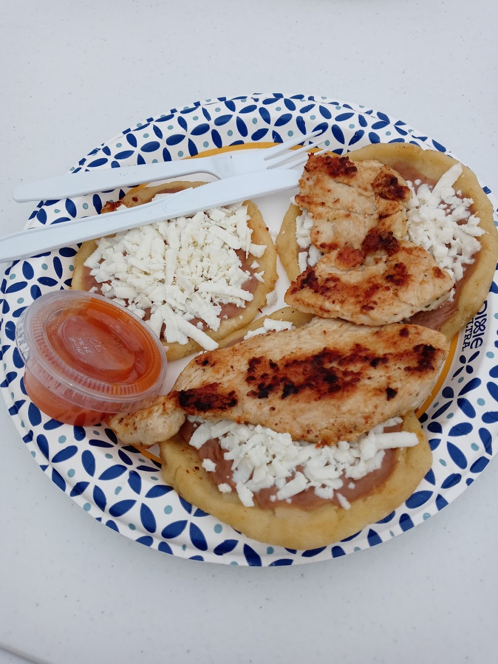 Rincon Oaxaqueño | restaurant | 120 W Village Blvd Suit 115, Laredo, TX 78041, USA | 9567016546 OR +1 956-701-6546